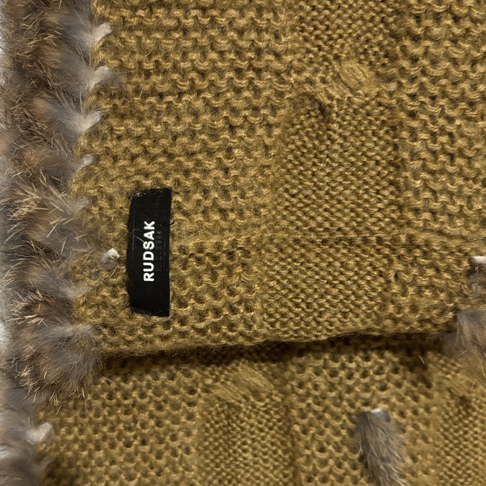 C073 - RUDSAK Infinity Scarf with Rabbit Fur - Picture 2 of 5